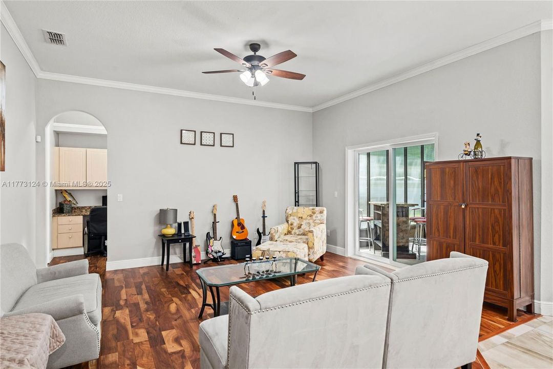 Недавно продано: $549,900 (5 спален, 4 ванн, 0 Квадратных фут)