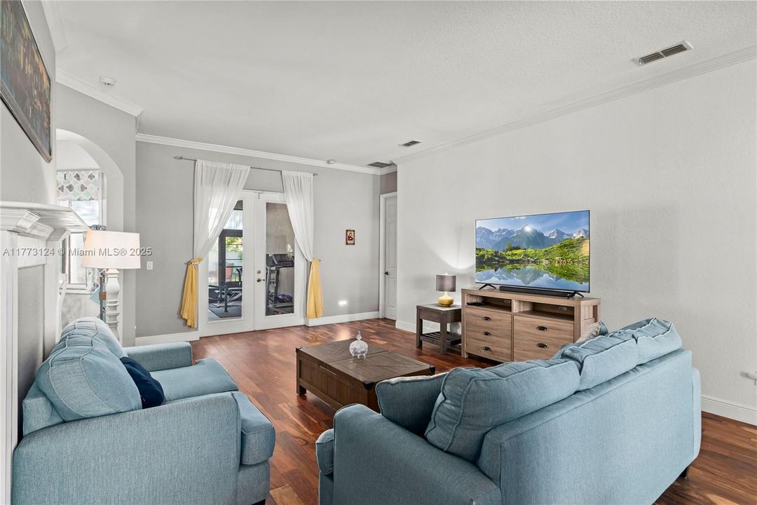 Недавно продано: $549,900 (5 спален, 4 ванн, 0 Квадратных фут)