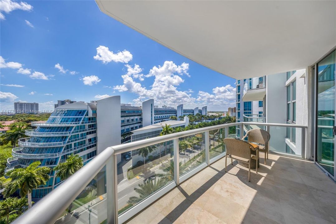 出租: $4,100 (2 贝兹, 2 浴室, 1241 平方英尺)