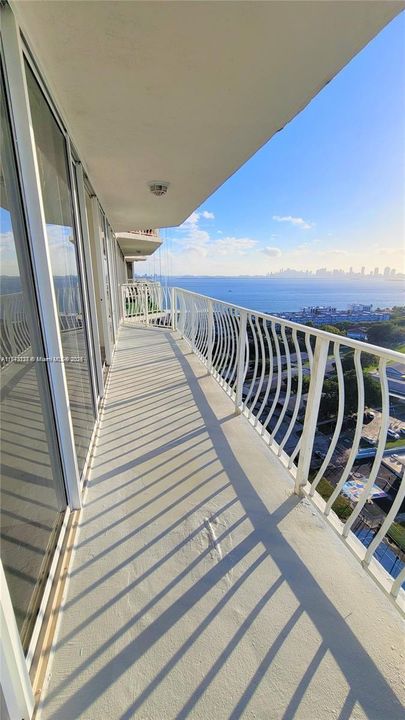 最近租的: $3,200 (2 贝兹, 2 浴室, 1030 平方英尺)