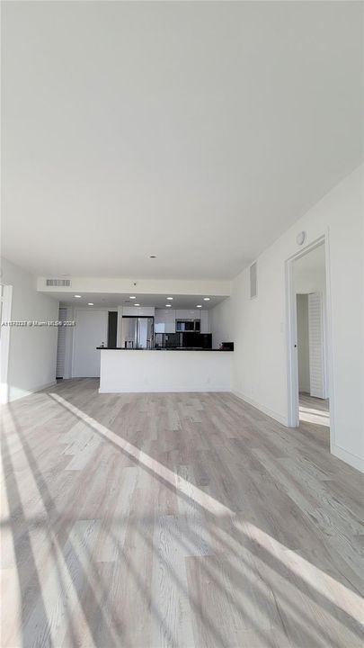 最近租的: $3,200 (2 贝兹, 2 浴室, 1030 平方英尺)