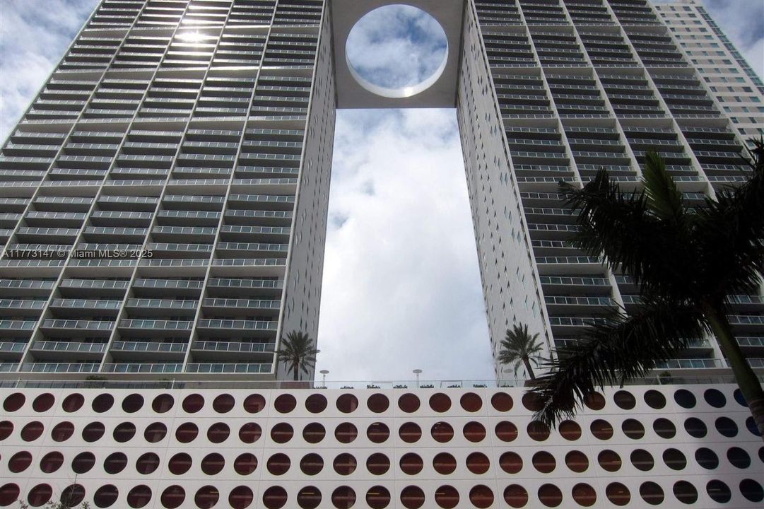 最近租的: $3,950 (2 贝兹, 2 浴室, 1111 平方英尺)