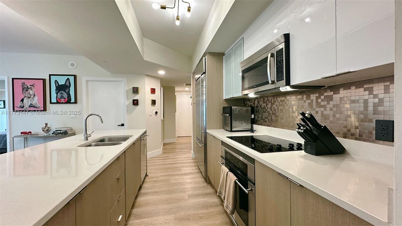 最近租的: $3,950 (2 贝兹, 2 浴室, 1111 平方英尺)