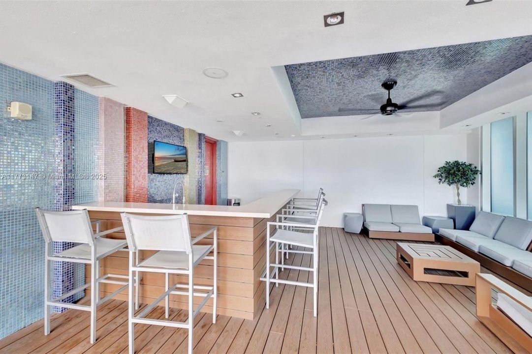 最近租的: $3,950 (2 贝兹, 2 浴室, 1111 平方英尺)