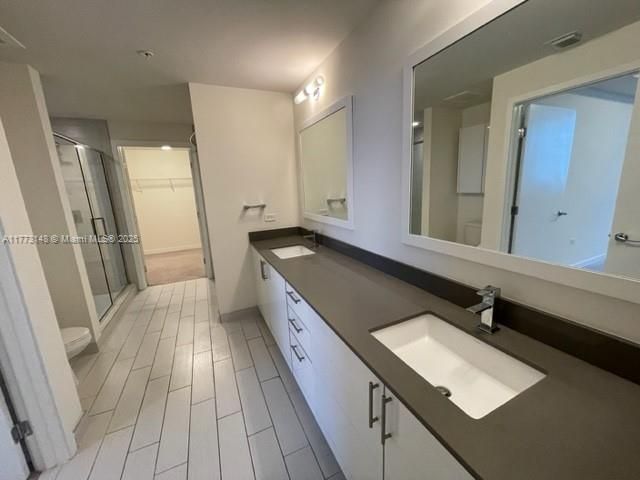 最近租的: $3,390 (1 贝兹, 1 浴室, 828 平方英尺)