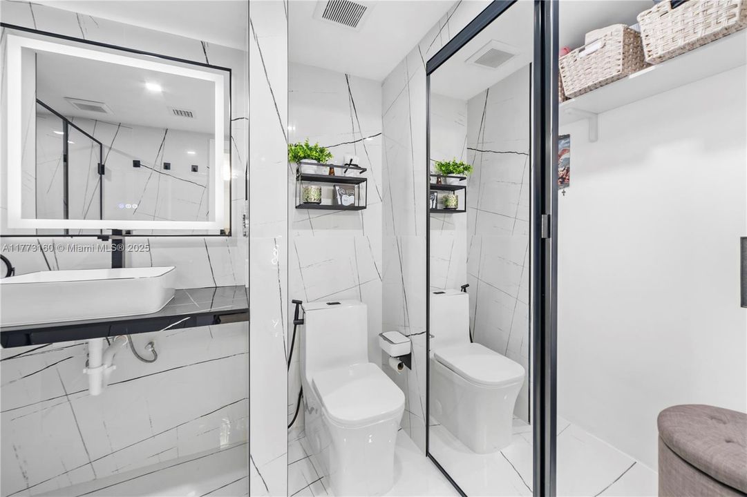 Recently Sold: $849,900 (4 beds, 3 baths, 2062 Square Feet)