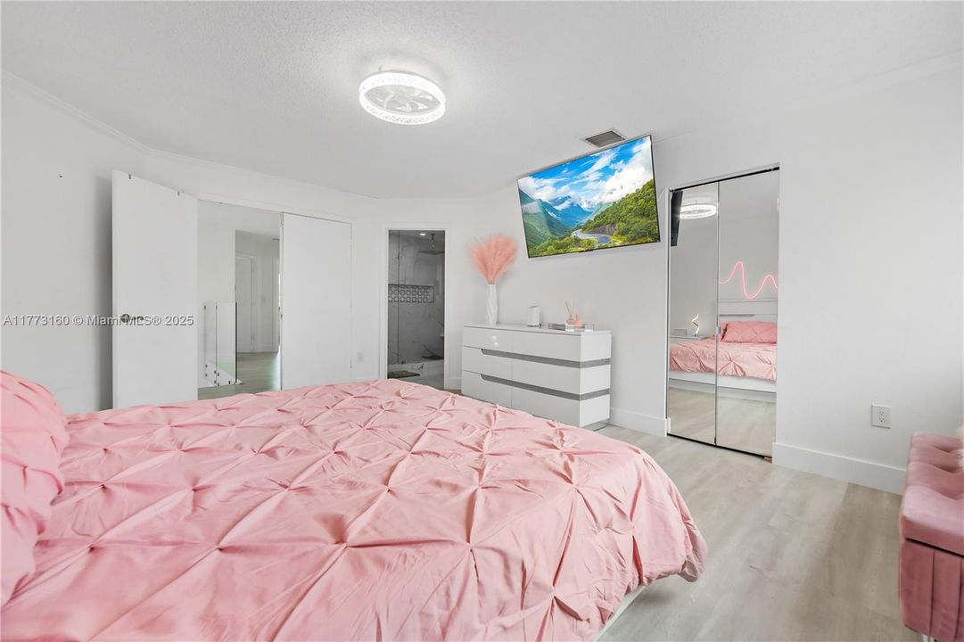 Recently Sold: $849,900 (4 beds, 3 baths, 2062 Square Feet)