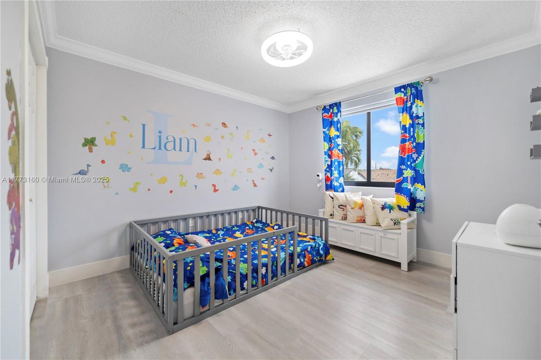 Recently Sold: $849,900 (4 beds, 3 baths, 2062 Square Feet)