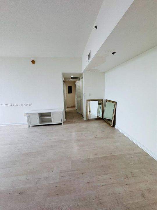 Недавно арендовано: $2,250 (1 спален, 1 ванн, 860 Квадратных фут)