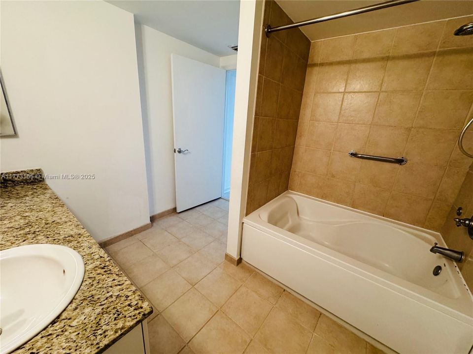 Недавно арендовано: $2,250 (1 спален, 1 ванн, 860 Квадратных фут)