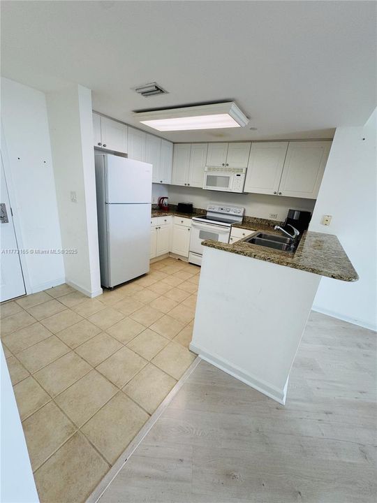 Недавно арендовано: $2,250 (1 спален, 1 ванн, 860 Квадратных фут)