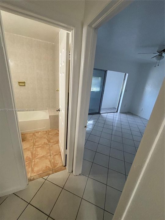 Recently Rented: $1,560 (1 beds, 1 baths, 0 Square Feet)