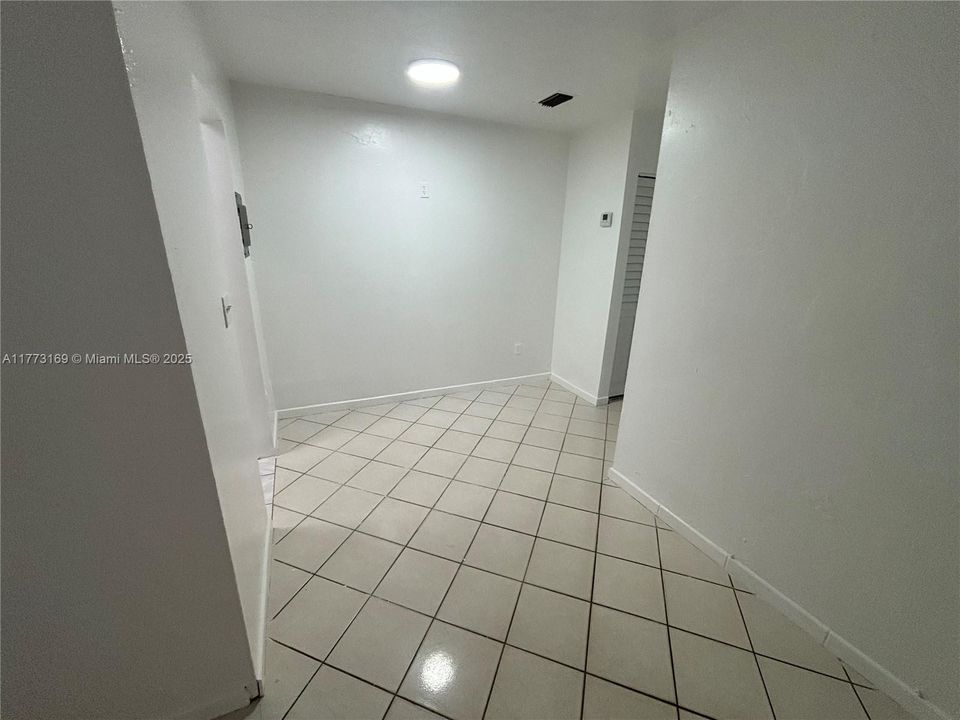 Recently Rented: $1,560 (1 beds, 1 baths, 0 Square Feet)