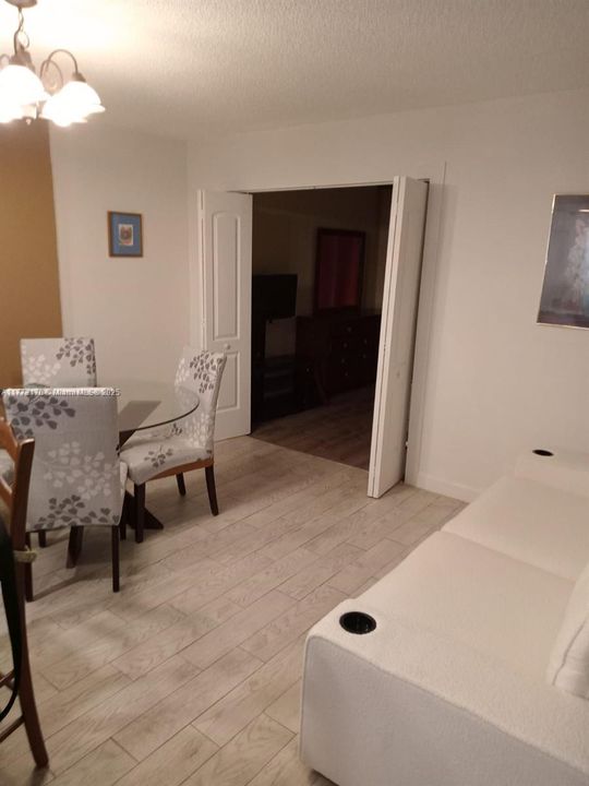 Recently Rented: $1,500 (1 beds, 1 baths, 730 Square Feet)