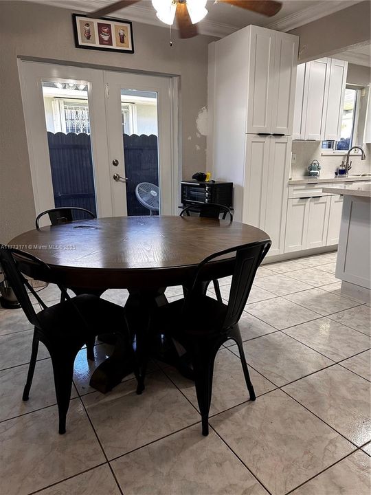 Recently Rented: $3,200 (4 beds, 2 baths, 1703 Square Feet)