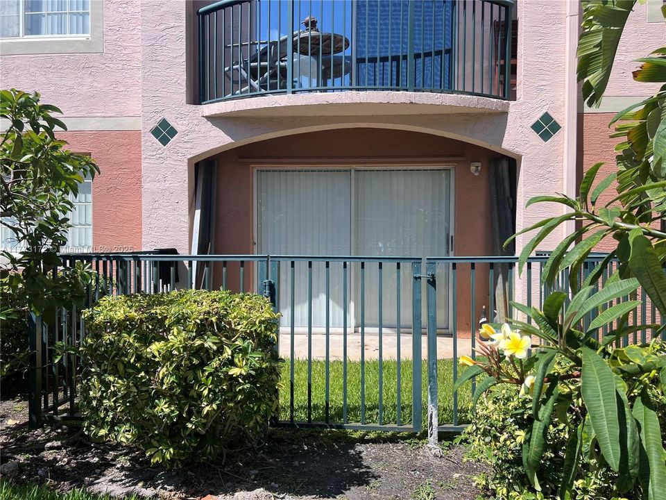 Vendido Recientemente: $381,000 (2 camas, 2 baños, 1054 Pies cuadrados)