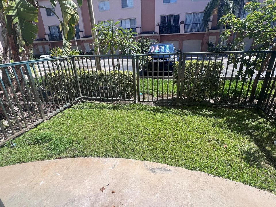 Vendido Recientemente: $381,000 (2 camas, 2 baños, 1054 Pies cuadrados)