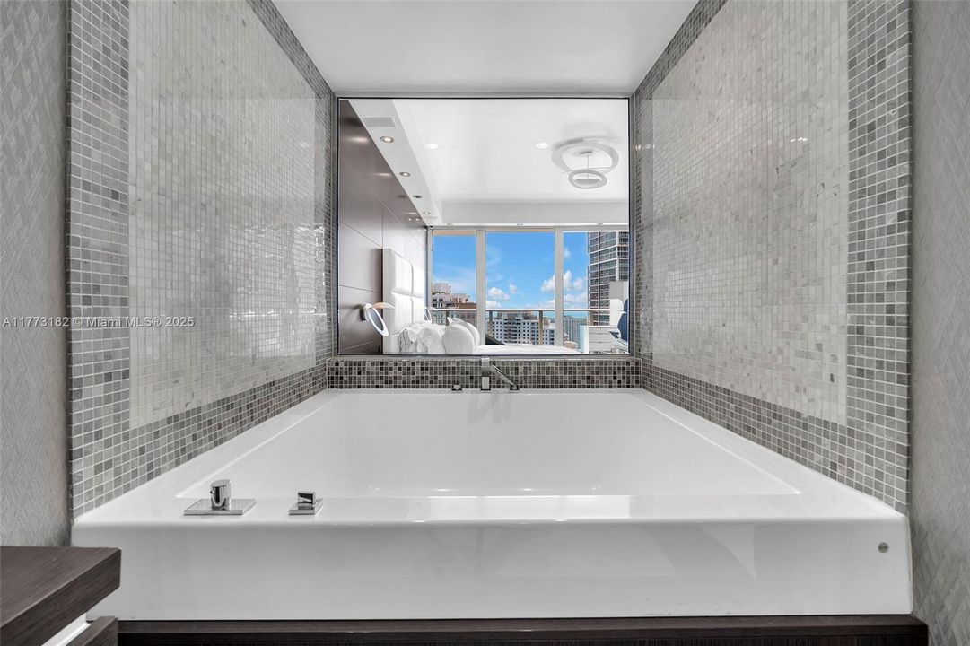 最近租的: $8,000 (2 贝兹, 2 浴室, 1500 平方英尺)