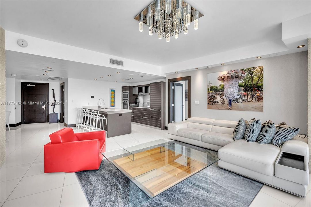 最近租的: $8,000 (2 贝兹, 2 浴室, 1500 平方英尺)