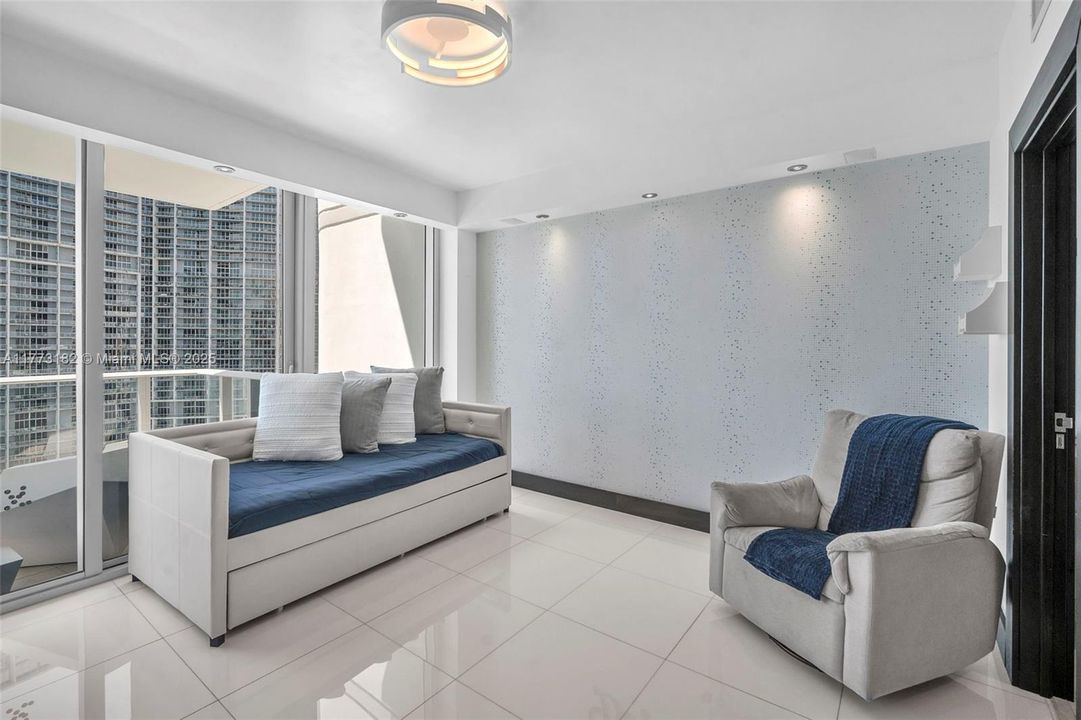 最近租的: $8,000 (2 贝兹, 2 浴室, 1500 平方英尺)