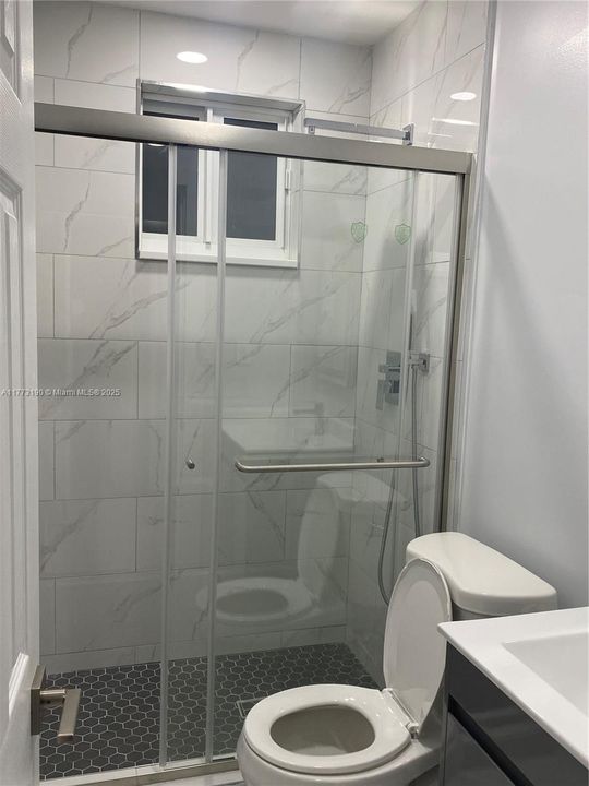 最近租的: $1,500 (1 贝兹, 1 浴室, 1597 平方英尺)