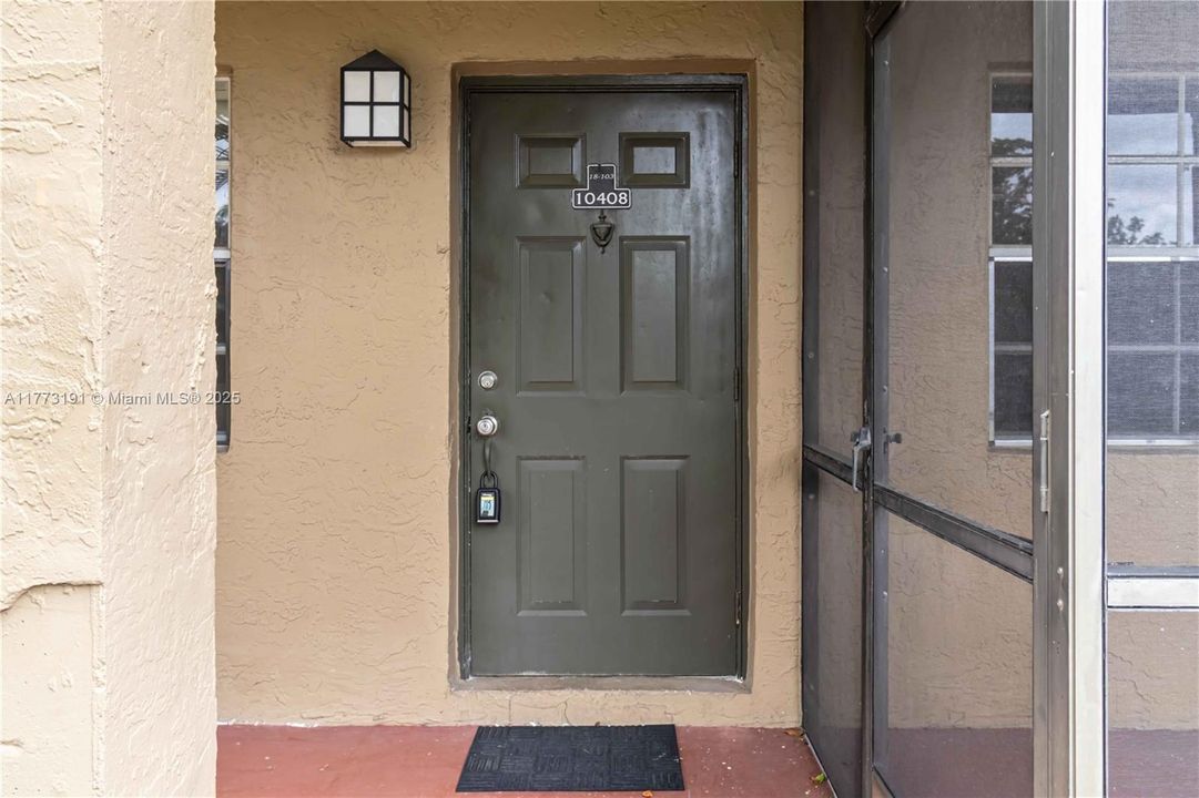 最近租的: $2,100 (2 贝兹, 2 浴室, 932 平方英尺)