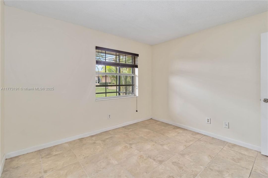 最近租的: $2,100 (2 贝兹, 2 浴室, 932 平方英尺)