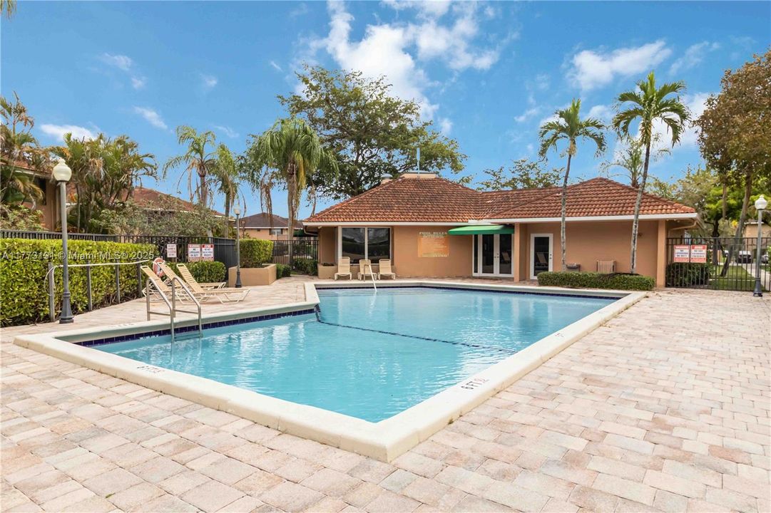 最近租的: $2,100 (2 贝兹, 2 浴室, 932 平方英尺)