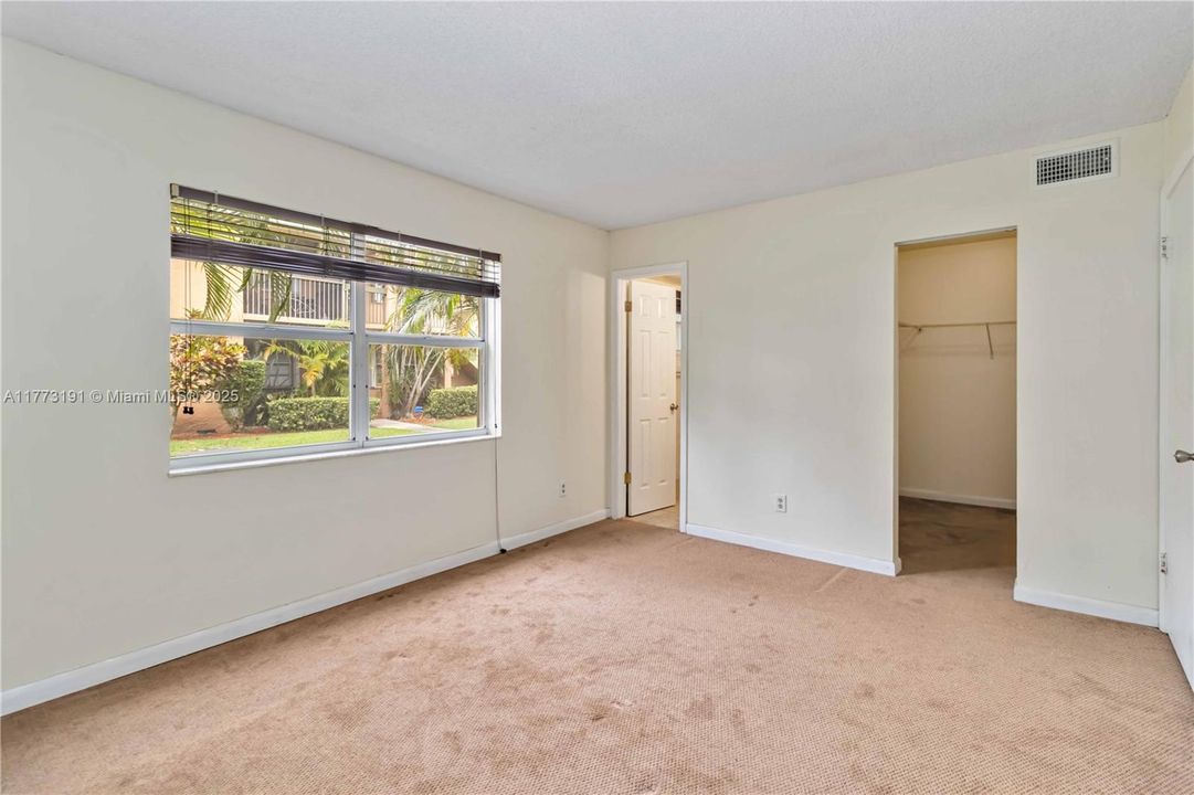 最近租的: $2,100 (2 贝兹, 2 浴室, 932 平方英尺)