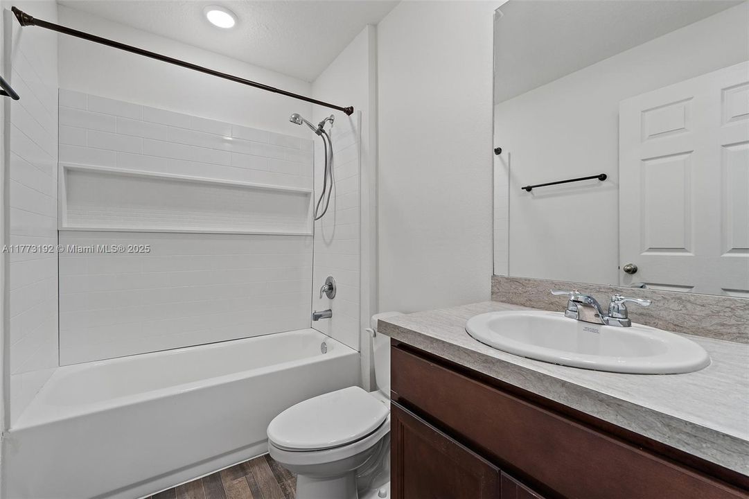 Recently Sold: $415,000 (4 beds, 2 baths, 2165 Square Feet)