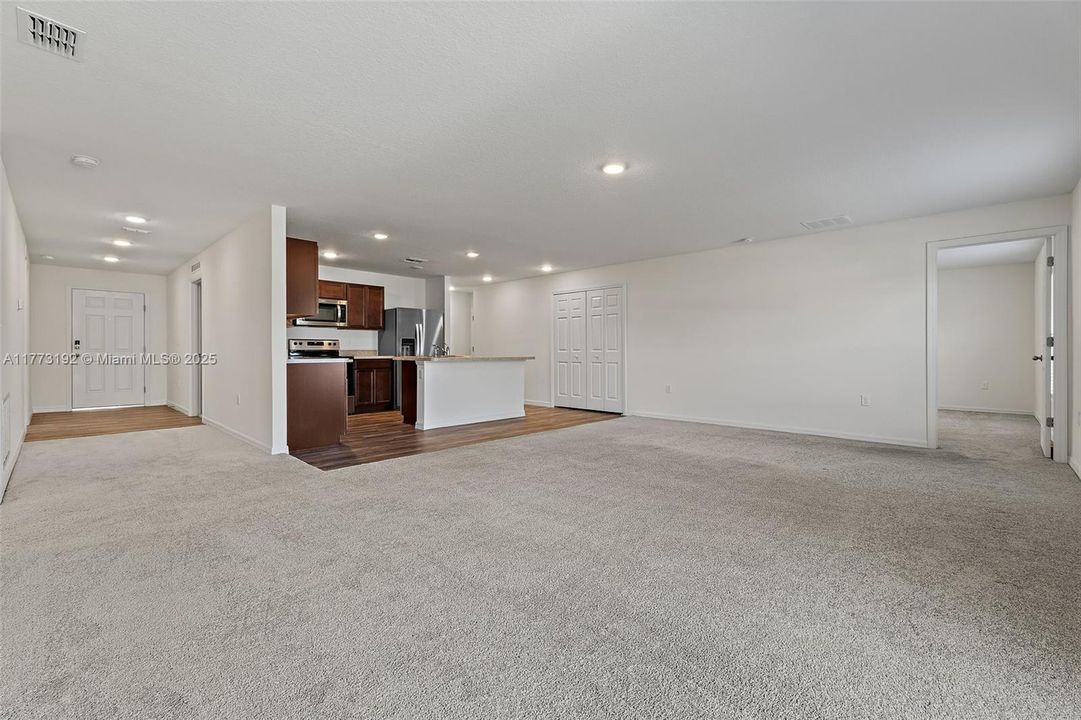 Recently Sold: $415,000 (4 beds, 2 baths, 2165 Square Feet)