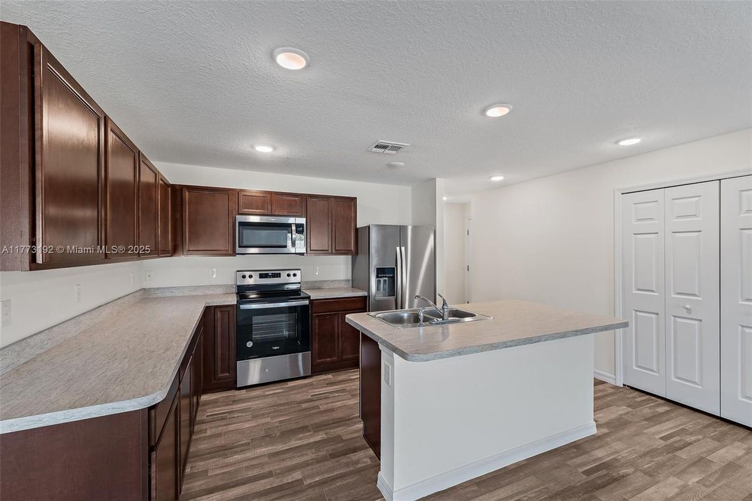 Recently Sold: $415,000 (4 beds, 2 baths, 2165 Square Feet)