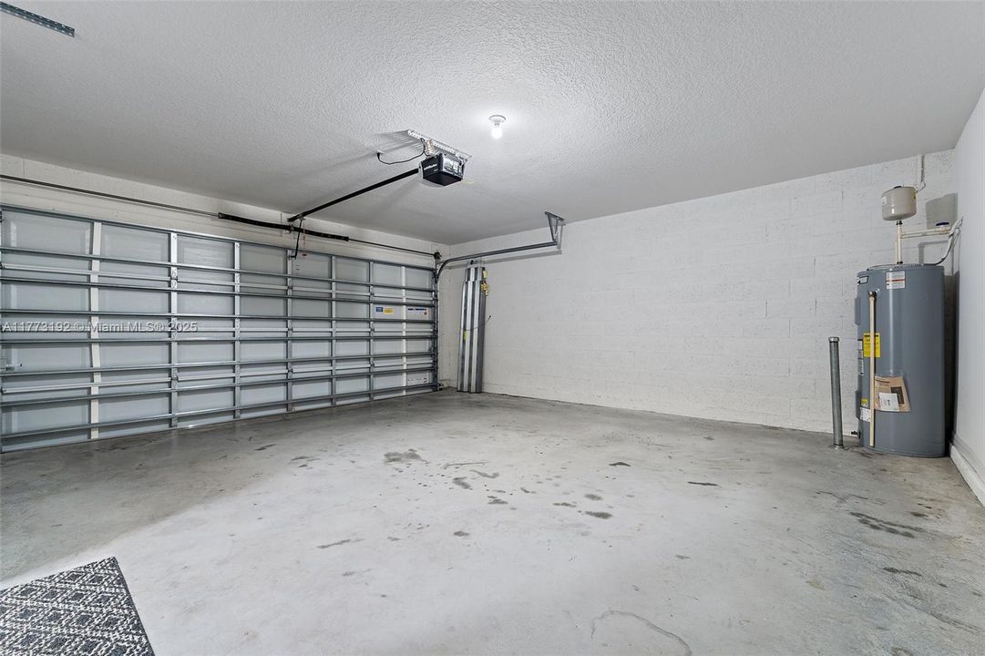 Recently Sold: $415,000 (4 beds, 2 baths, 2165 Square Feet)