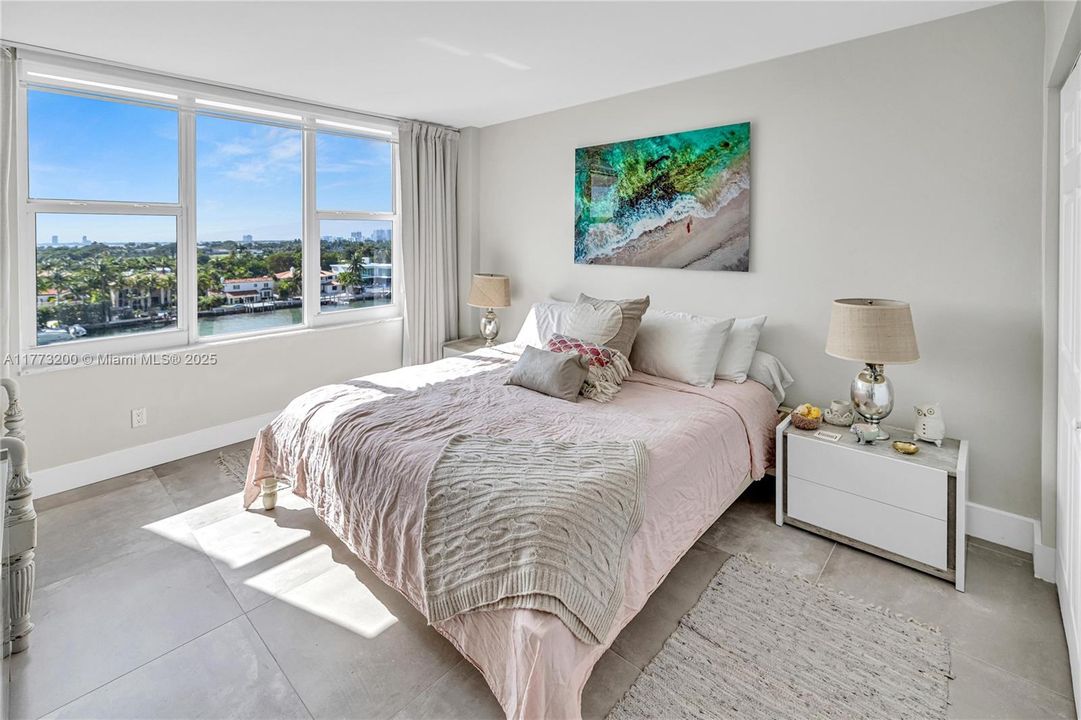 Recientemente alquilado: $4,950 (2 camas, 2 baños, 1270 Pies cuadrados)