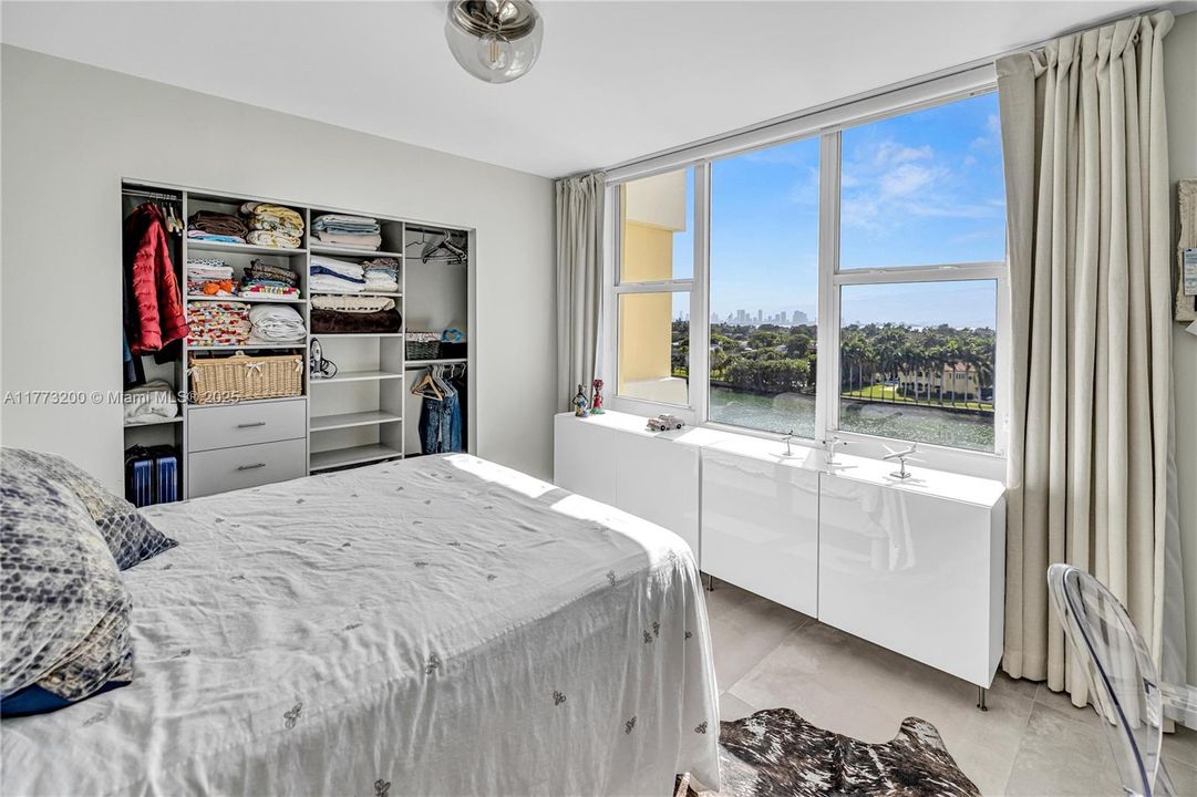 Recientemente alquilado: $4,950 (2 camas, 2 baños, 1270 Pies cuadrados)