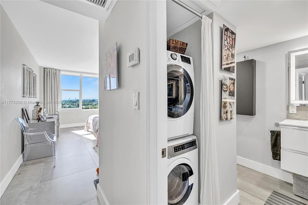 Recientemente alquilado: $4,950 (2 camas, 2 baños, 1270 Pies cuadrados)