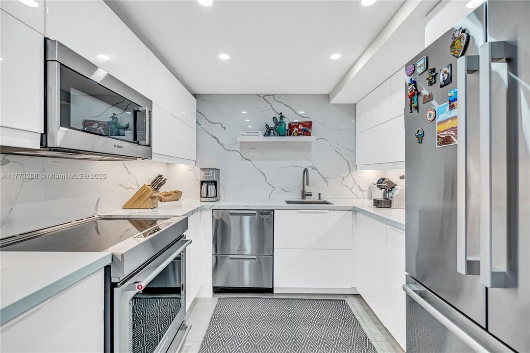 Recientemente alquilado: $4,950 (2 camas, 2 baños, 1270 Pies cuadrados)