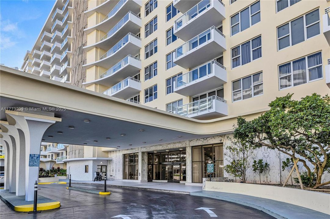 Recientemente alquilado: $4,950 (2 camas, 2 baños, 1270 Pies cuadrados)