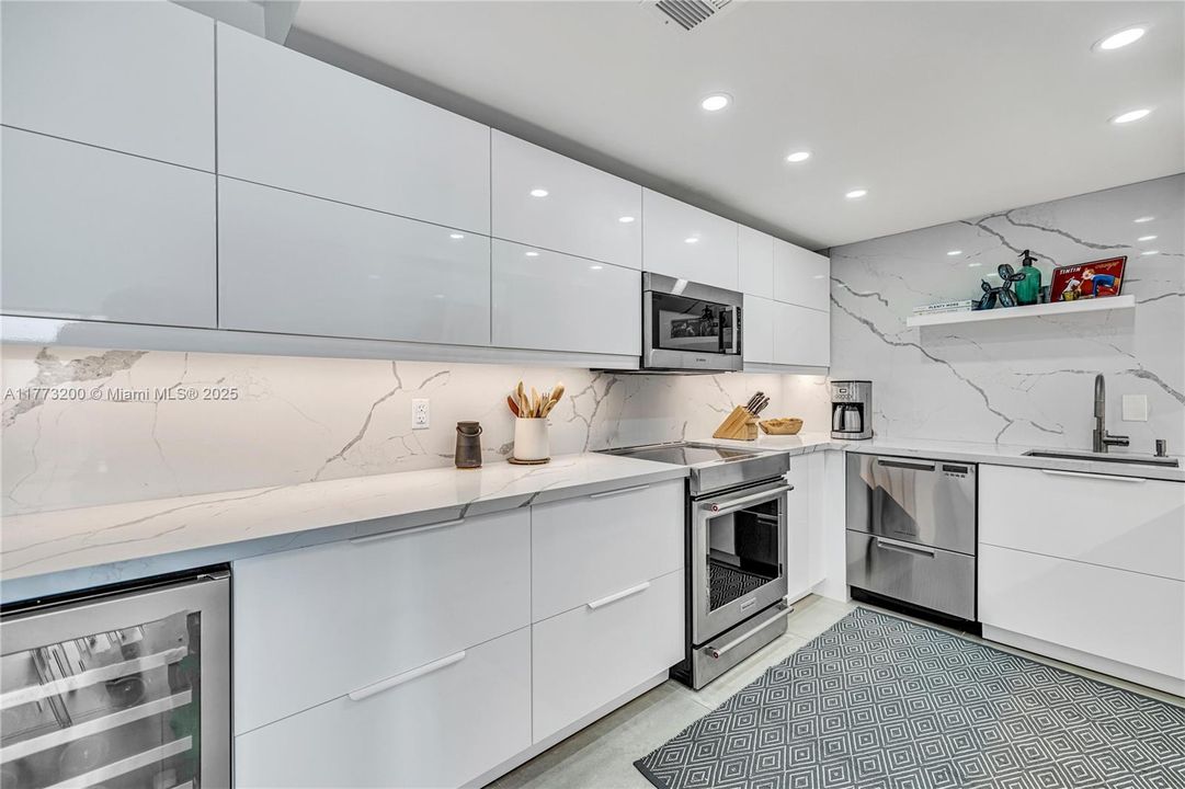 Recientemente alquilado: $4,950 (2 camas, 2 baños, 1270 Pies cuadrados)