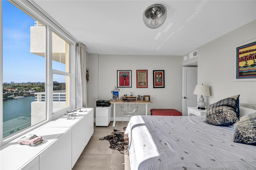 Recientemente alquilado: $4,950 (2 camas, 2 baños, 1270 Pies cuadrados)