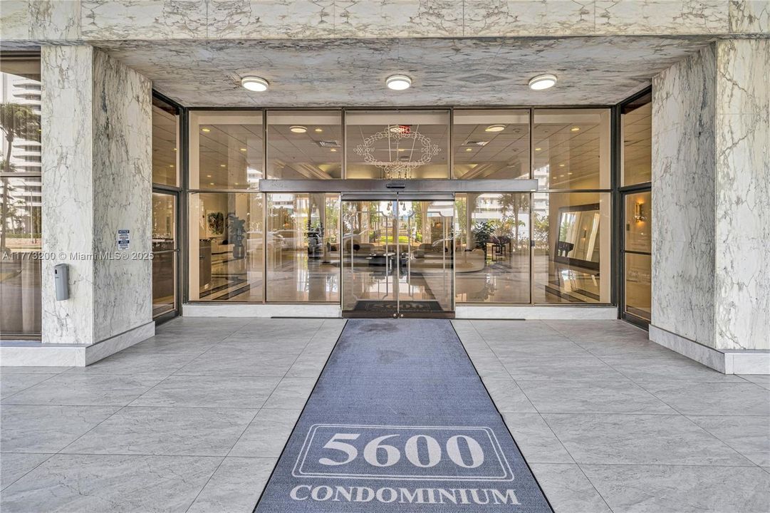 Recientemente alquilado: $4,950 (2 camas, 2 baños, 1270 Pies cuadrados)