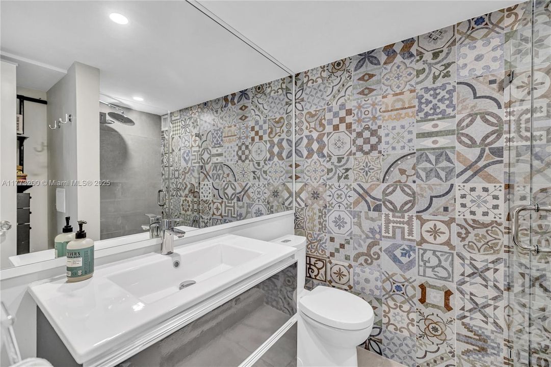 Recientemente alquilado: $4,950 (2 camas, 2 baños, 1270 Pies cuadrados)