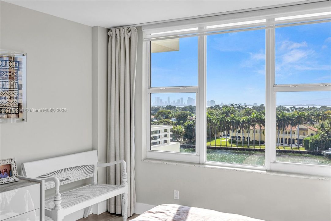 Recientemente alquilado: $4,950 (2 camas, 2 baños, 1270 Pies cuadrados)