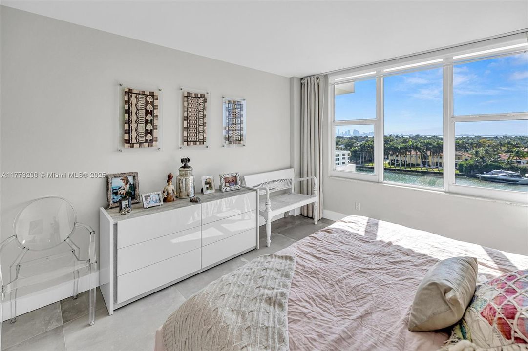 Recientemente alquilado: $4,950 (2 camas, 2 baños, 1270 Pies cuadrados)