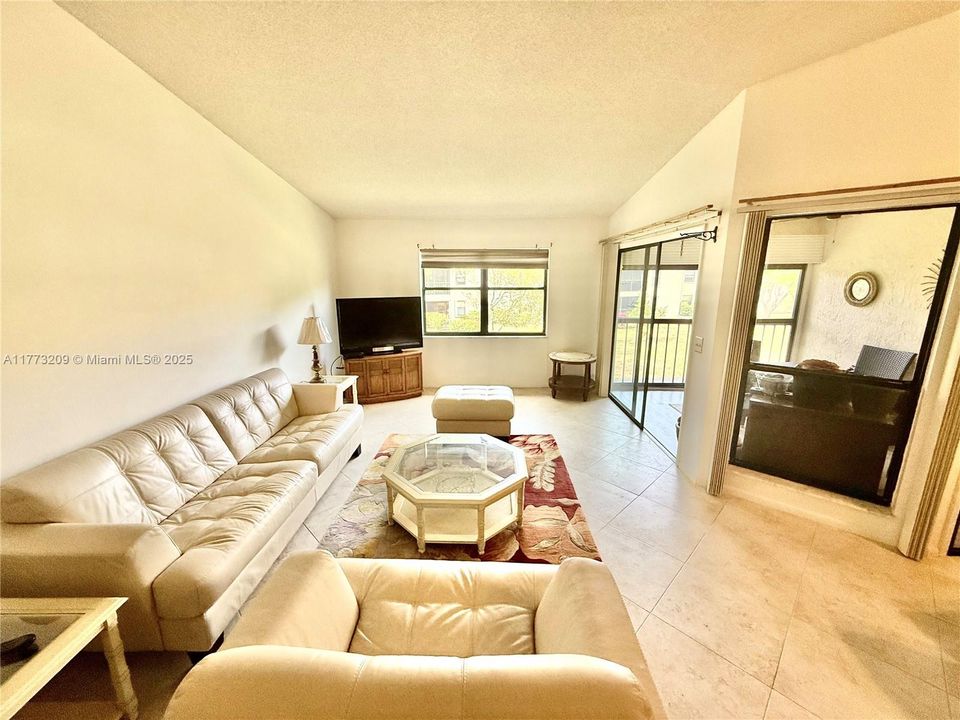 En Venta: $160,000 (2 camas, 2 baños, 1133 Pies cuadrados)