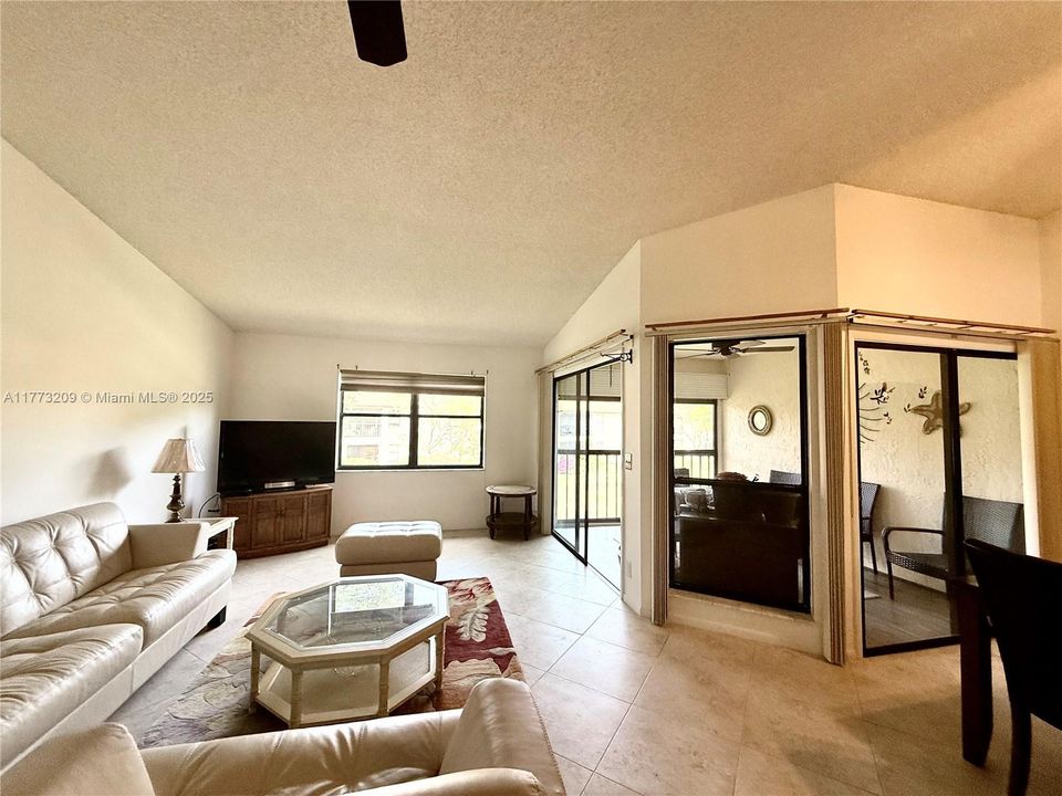 En Venta: $160,000 (2 camas, 2 baños, 1133 Pies cuadrados)