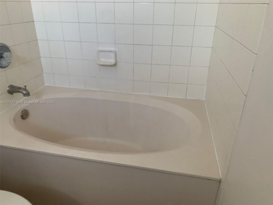 Recientemente alquilado: $2,600 (3 camas, 2 baños, 1419 Pies cuadrados)