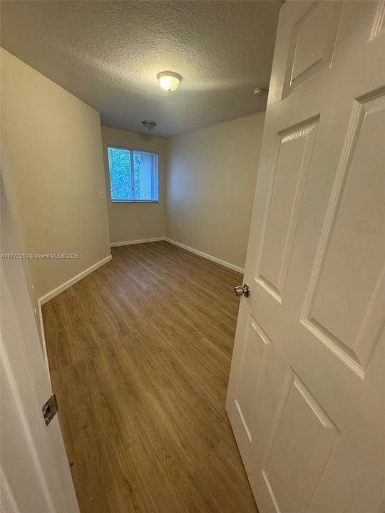 Recientemente alquilado: $2,600 (3 camas, 2 baños, 1419 Pies cuadrados)