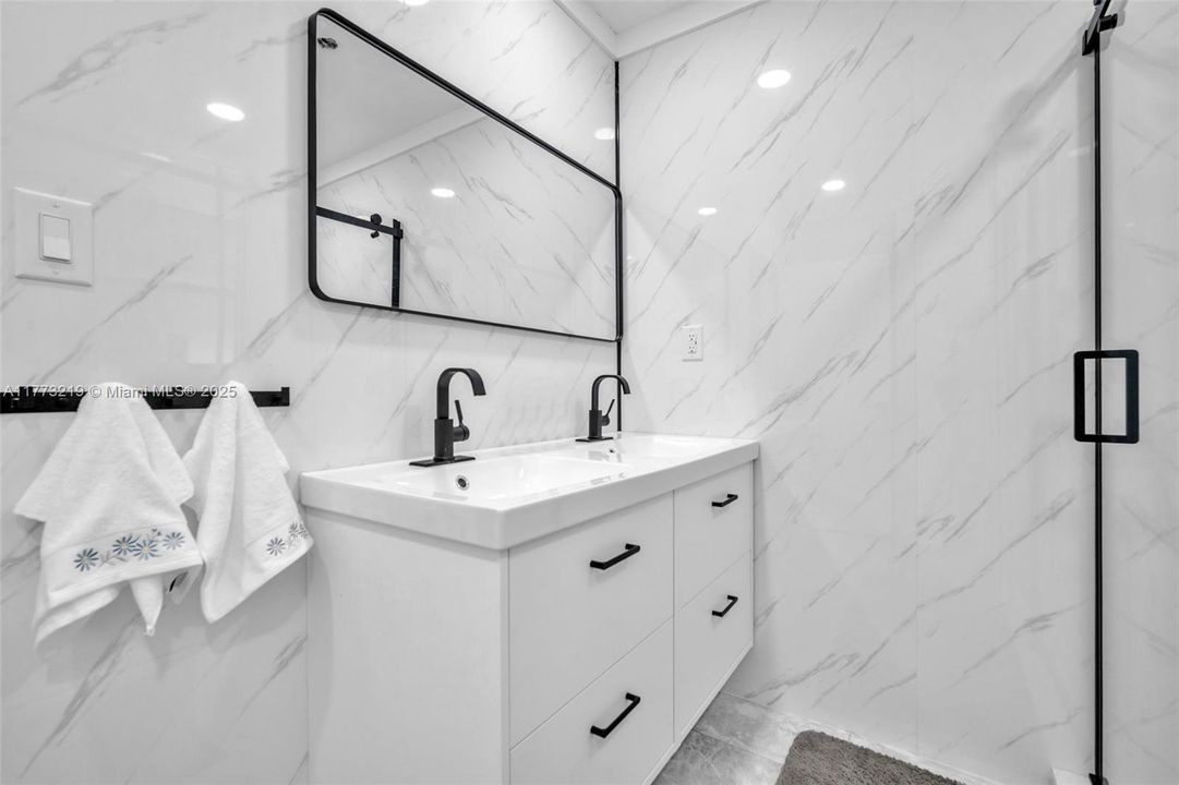 Vendido Recientemente: $450,000 (0 camas, 0 baños, 0 Pies cuadrados)