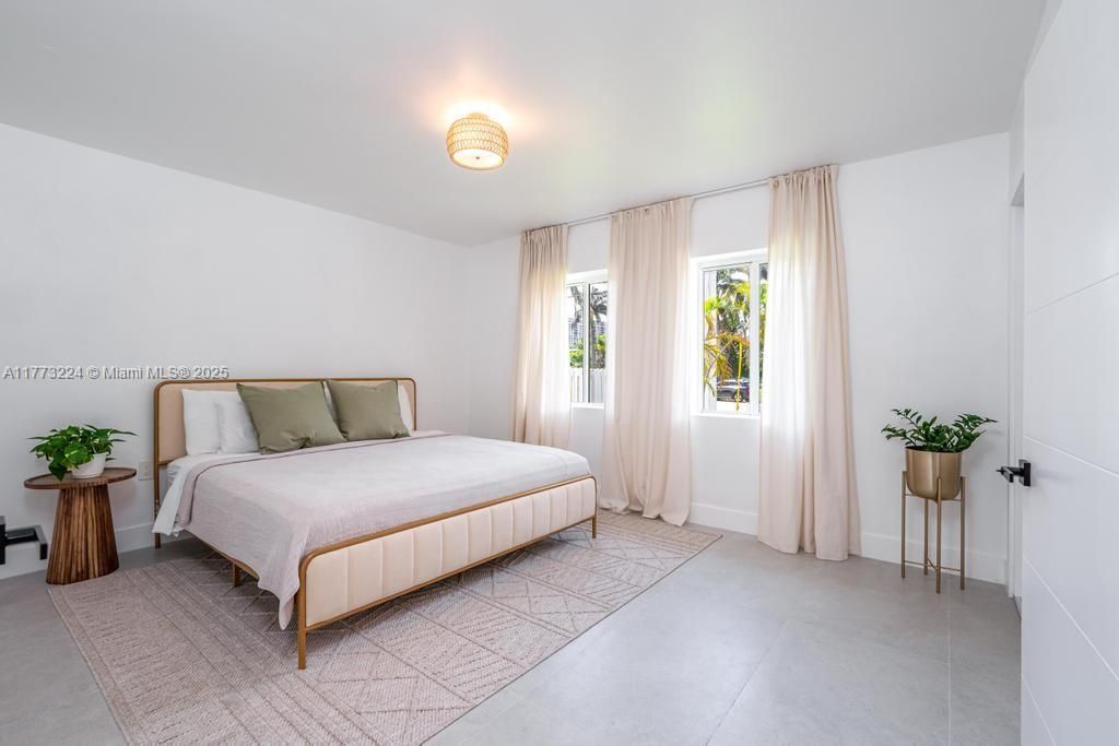 Vendido Recientemente: $3,950,000 (4 camas, 4 baños, 2278 Pies cuadrados)